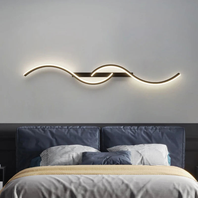 Applique murale LED moderne en aluminium, design bande longue. Éclairage haut et bas pour chambre ou salon. Ampoules incluses, montage mural facile, certifiée CE & RoHS.