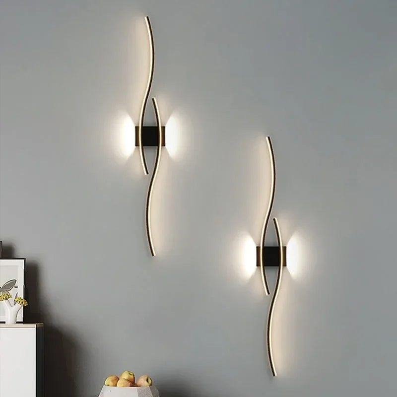 Applique murale LED minimaliste à bande, dimmable et design. Parfaite pour salon, chambre, bureau ou salle de bain. Installation murale facile, lumière douce et moderne.