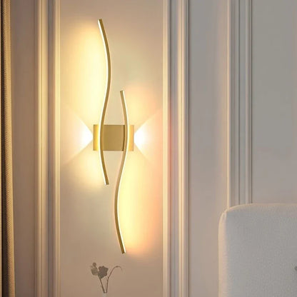 Applique murale LED minimaliste à bande, dimmable et design. Parfaite pour salon, chambre, bureau ou salle de bain. Installation murale facile, lumière douce et moderne.